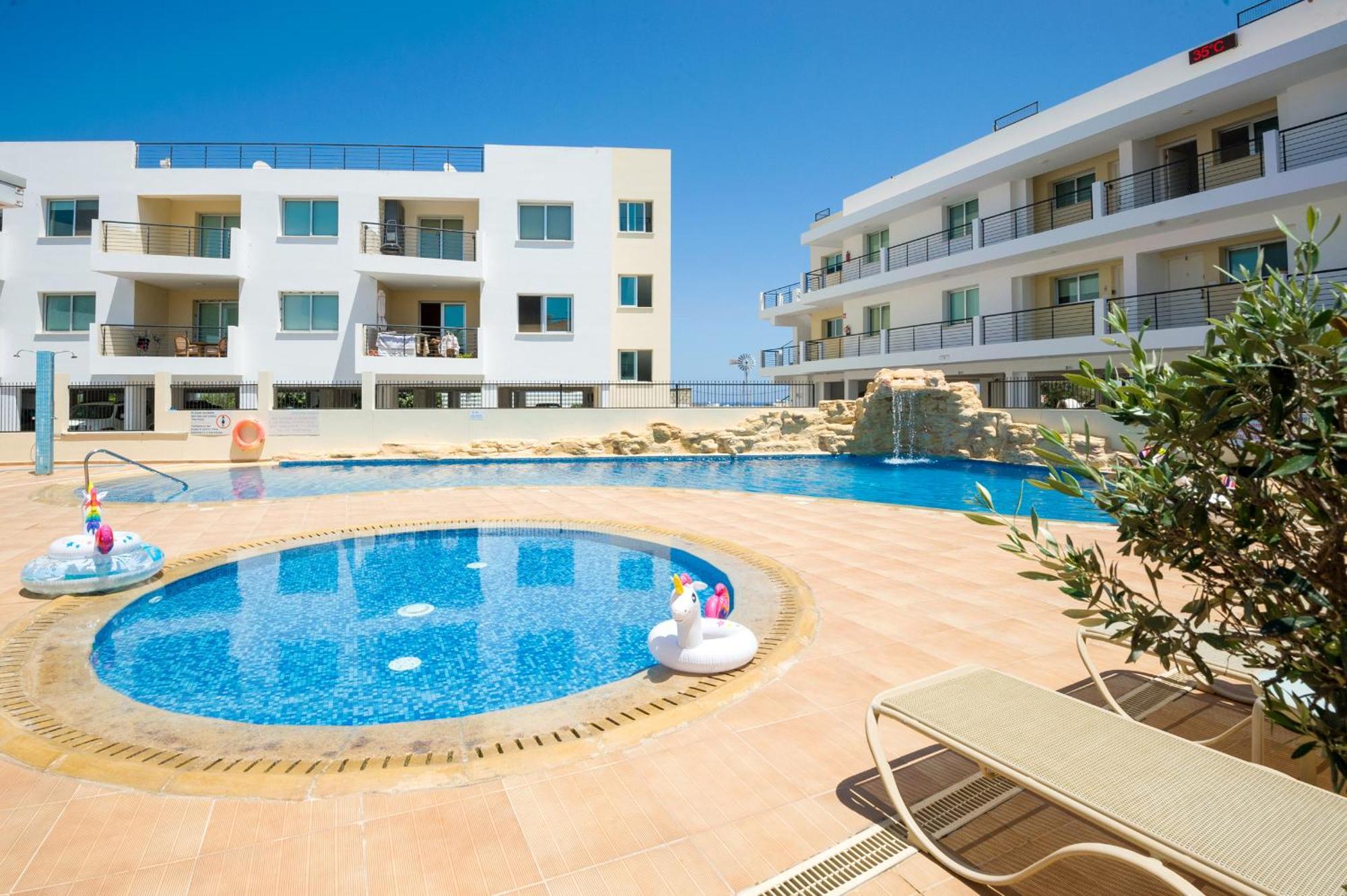 פאראלימני Seabreeze Apartment 200M Away From The Sea מראה חיצוני תמונה
