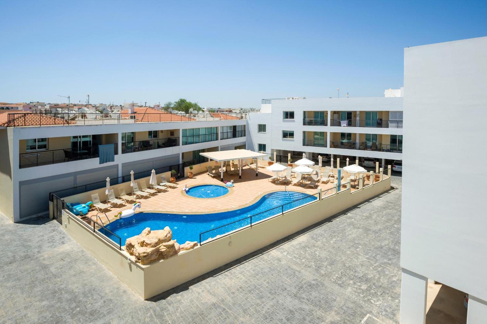 פאראלימני Seabreeze Apartment 200M Away From The Sea מראה חיצוני תמונה